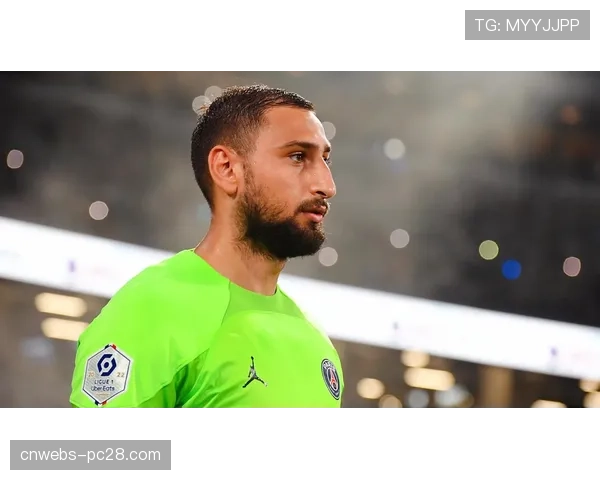 特写:巴黎圣日耳曼门将多纳鲁马连续扑出里昂两次必进球 特写:巴黎圣日耳曼门将多纳鲁马连续扑出里昂两次必进球